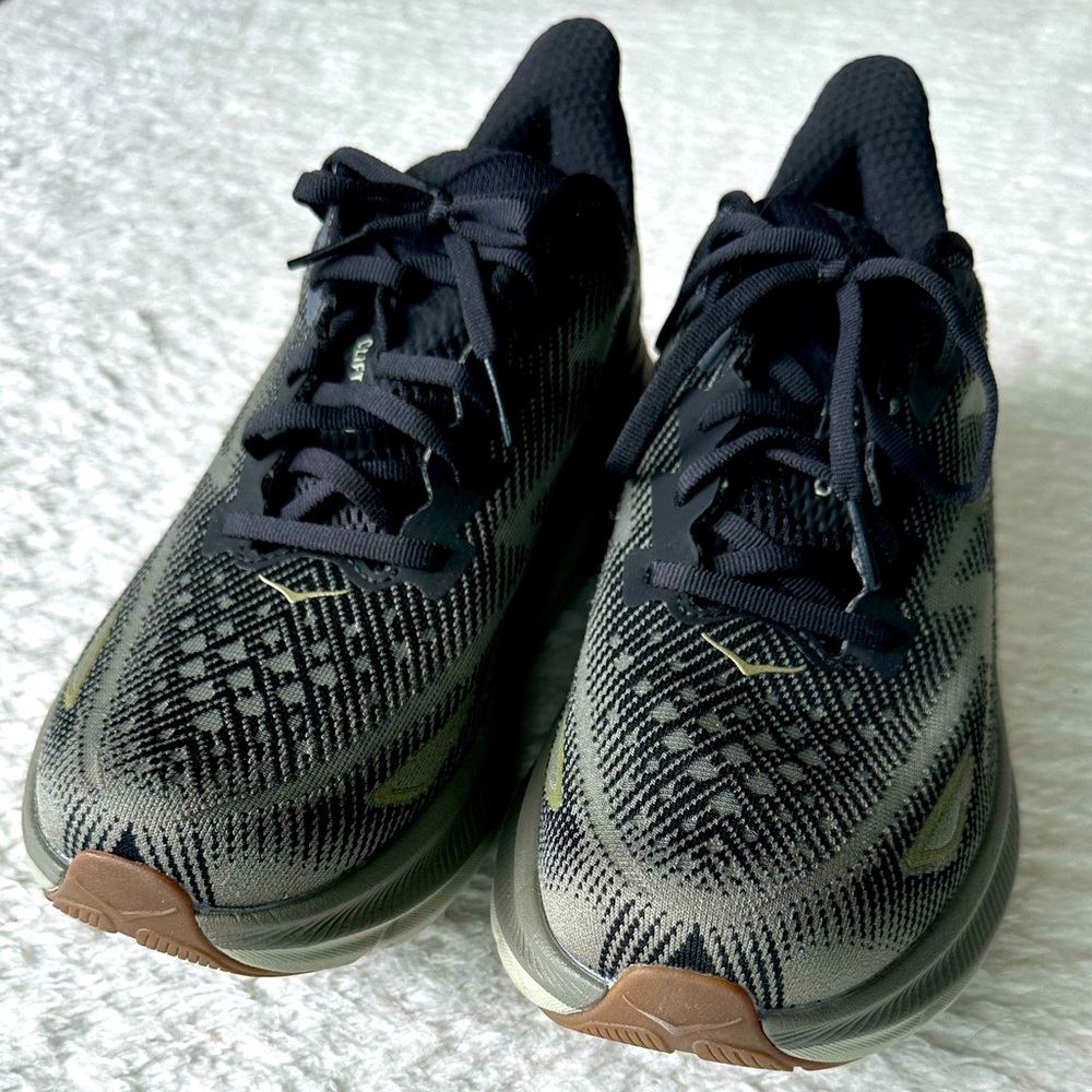 Hoka Clifton 9 shoes